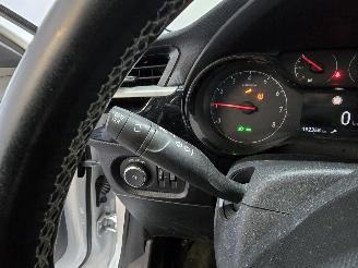 Opel Corsa 1.2 Editon picture 22