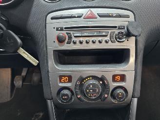 Peugeot 308 SW 1.6 VTi XS picture 28