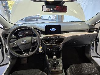 Ford Focus 1.0 EcoB. Tr Ed. bns picture 21