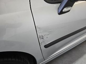 Peugeot 207 1.4 VTi X-line picture 9