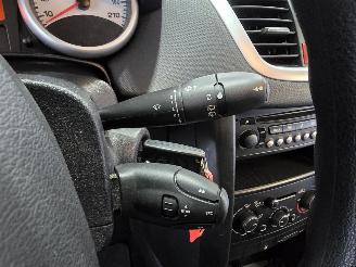 Peugeot 207 1.4 VTi X-line picture 22