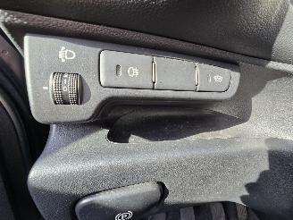 Kia Carens 2.0 CVVT X-tra picture 18
