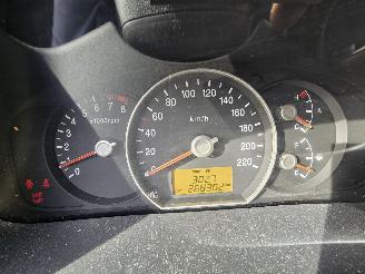 Kia Carens 2.0 CVVT X-tra picture 15