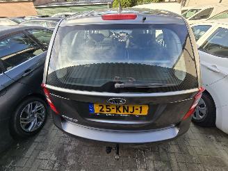 Kia Carens 2.0 CVVT X-tra picture 11