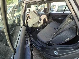 Kia Carens 2.0 CVVT X-tra picture 13