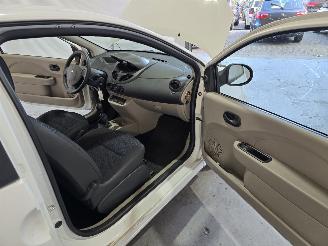 Renault Twingo 1.2 Authentique picture 13