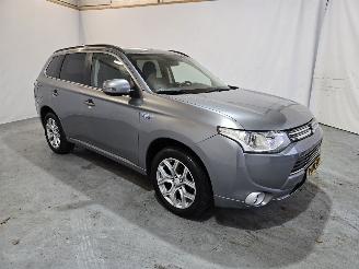 Coche accidentado Mitsubishi Outlander 2.0 PHEV Business Ed 2014/8