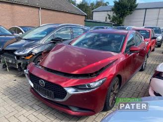 Auto da rottamare Mazda 3 3 (BP), Sedan, 2018 2.0 SkyActiv-G 122 M Hybrid 16V 2020/9