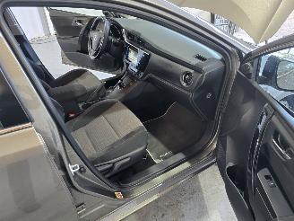 Toyota Auris 1.8 Hybrid Dynamic Ultimate picture 18