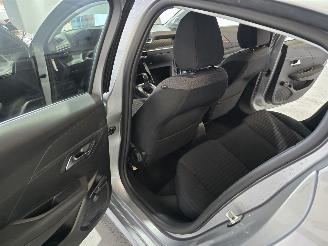 Peugeot 208 1.2 PureTech Active picture 18