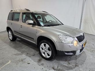 Voiture accidenté Skoda Yeti 1.2 TSI Elegance 2010/8