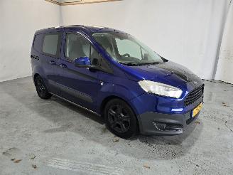 Damaged car Ford Transit COURIER 2016/3