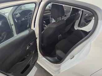 Peugeot 208 1.2 PureTech Active picture 17