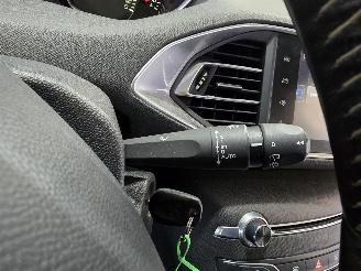 Peugeot 308 1.2 PureTech Style picture 29