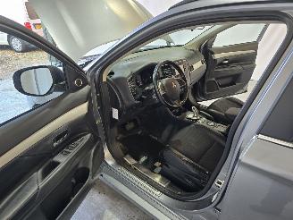 Mitsubishi Outlander 2.0 PHEV Intense + picture 26