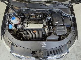 Volkswagen Passat 2.0 FSI Highline Business picture 14