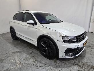 Vaurioauto  passenger cars Volkswagen Tiguan 1.4 TSI 4Motion Highline 2018/2