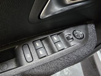 Peugeot 208 1.2 PureTech 75 Style picture 26