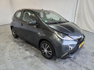 Unfallwagen Toyota Aygo 1.0 VVT-i x-play 2014/11