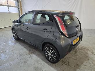 Toyota Aygo 1.0 VVT-i x-play picture 5