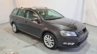 Damaged car Volkswagen Passat 2.0  TDI 2010/11