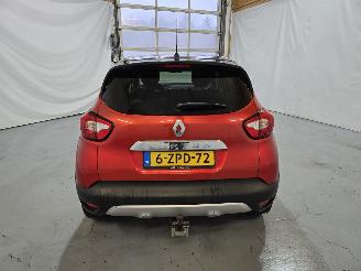 Renault Captur 1.2 TCe Helly Hansen picture 6