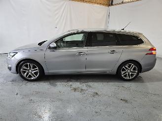 Peugeot 308 1.2 PureTech Blue Lease Premium picture 4