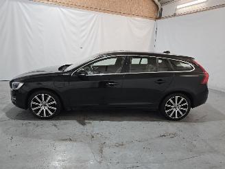 Volvo V-60 2.4 D6 AWD Plug-In Hybrid Summum picture 4