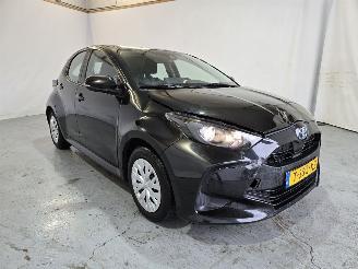 krockskadad bil auto Toyota Yaris 1.5 Hybrid Active 2023/8