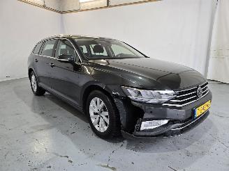 uszkodzony samochody osobowe Volkswagen Passat Variant 1.5 TSI Business 2023/8