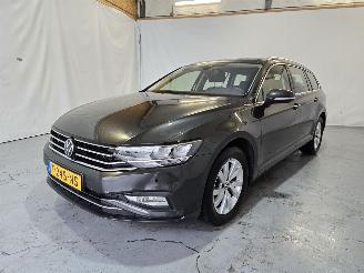 Volkswagen Passat Variant 1.5 TSI Business picture 3