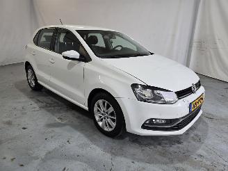 damaged passenger cars Volkswagen Polo 1.2 TSI Comfortline Business R 2017/2