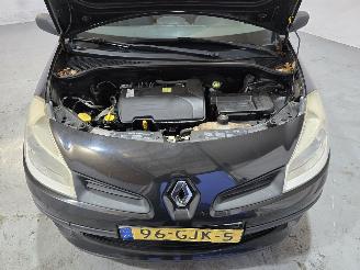 Renault Clio 1.2-16V Special Line picture 11