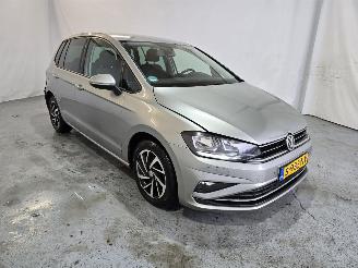 Vaurioauto  passenger cars Volkswagen Golf Golf Sportsvan 1.0 Comfortline 2018/4