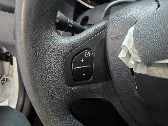 Renault Clio 1.5 dCi ECO Expression picture 30