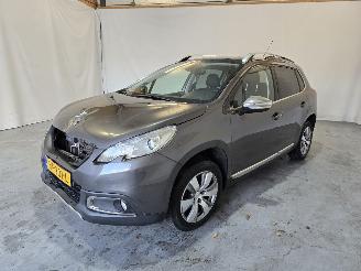 Peugeot 2008 1.2 PureTech Blue Lease Executive picture 3