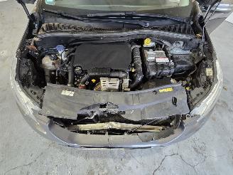 Peugeot 2008 1.2 PureTech Blue Lease Executive picture 13