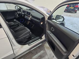 Hyundai Ioniq Lounge 73kWh picture 19