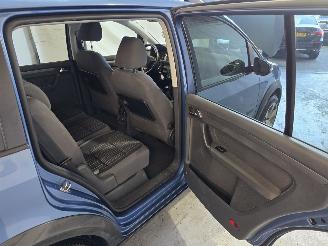 Volkswagen Touran 1.4 TSI Cross picture 12