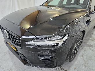 Volvo V-60 2.0 T6 Plug-in hybrid AWD Plus Dark picture 12