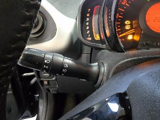 Peugeot 108 1.2 VTi Allure picture 28