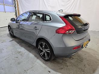 Volvo V-40 2.0 D2 R-Design Bns picture 5