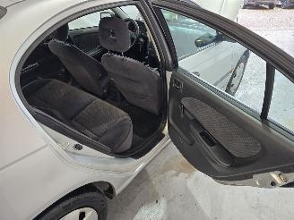 Toyota Avensis 1.6-16V Linea Terra picture 16