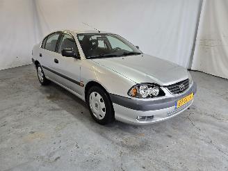 krockskadad bil auto Toyota Avensis 1.6-16V Linea Terra 2000/12