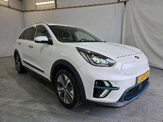 Schadeauto Kia e-Niro ExecutiveLine 64 kWh 2020/8