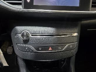 Peugeot 308 SW 1.6 BlueHDI Blue Lease Executive Pack picture 31