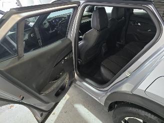 Peugeot e-2008 EV GT 54 kWh picture 23