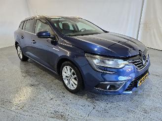 Damaged car Renault Mégane Estate 1.6 dCi Série Signature Exclusiv 2017/1