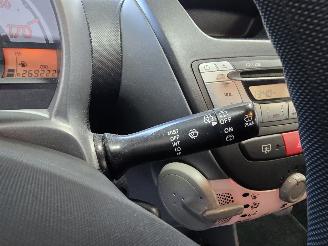 Peugeot 107 1.0-12V XS picture 24