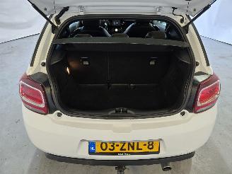 Citroën DS3 1.2 VTi So Chic picture 17